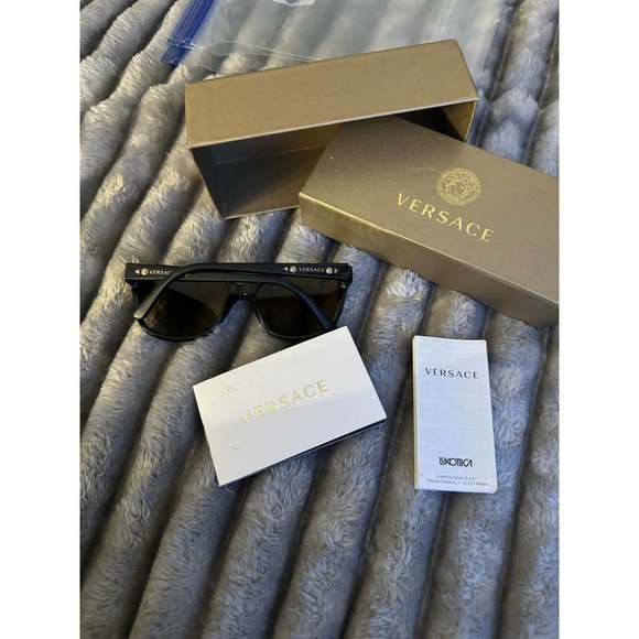 *** sold on merc*** - Picture 1 of 13